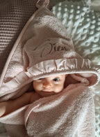 Geborduurde badcape ruffle